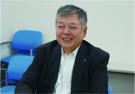 福岡 秀成氏